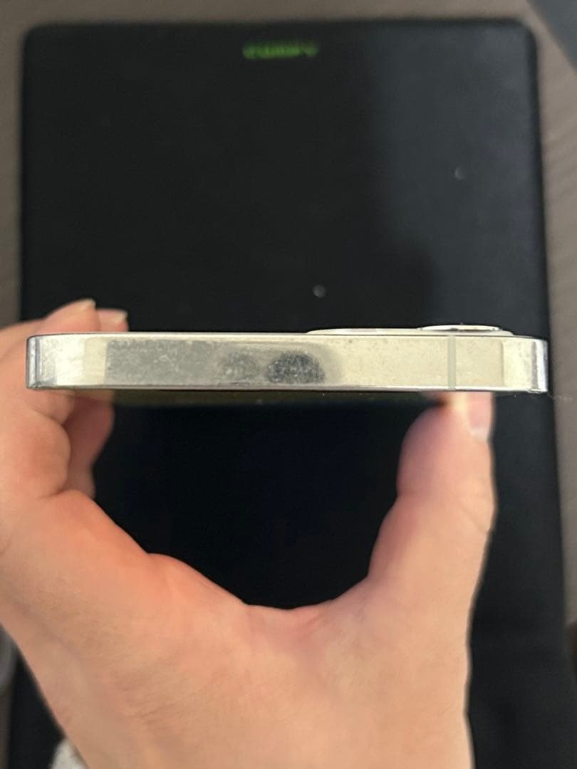 【最終値下げ】 Apple iPhone 12Pro シルバー 本体