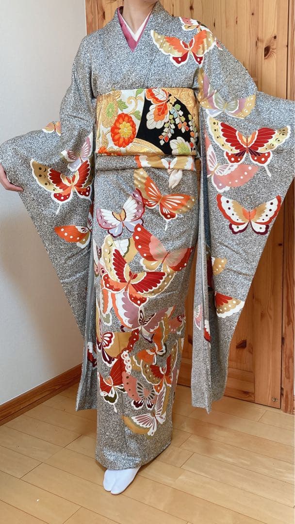 振袖　蝶々の古典柄が素敵な振袖　166cm〜180cmの方に　長尺　トールサイズ