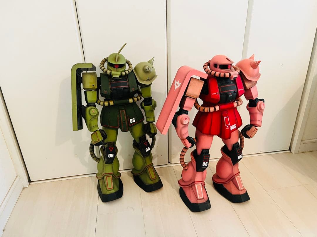 【ジャンク品】ザク、シャアザク　特大フィギュア