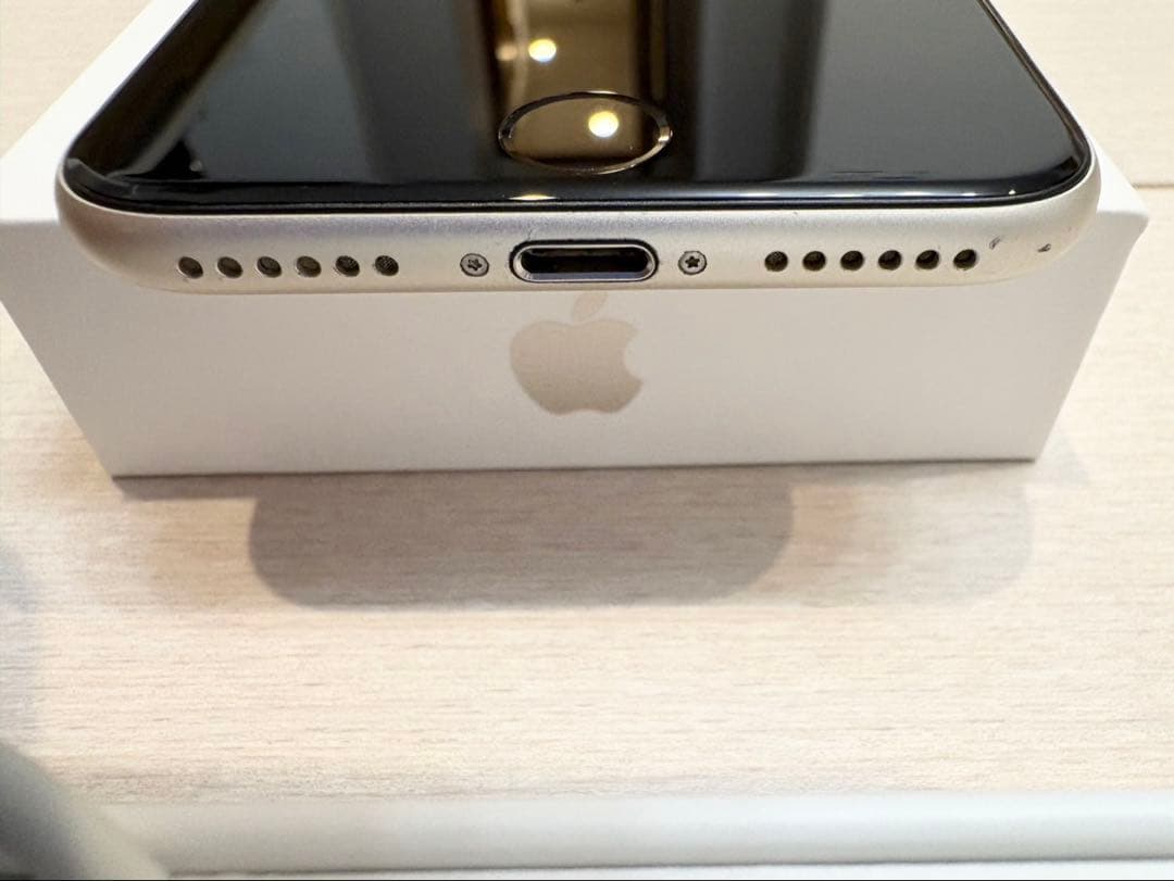 iPhone SE 第三世代 64GB