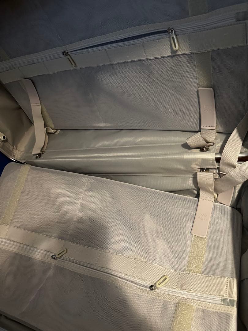 一度使用のみ大型ハードシェルスーツケース ホワイト