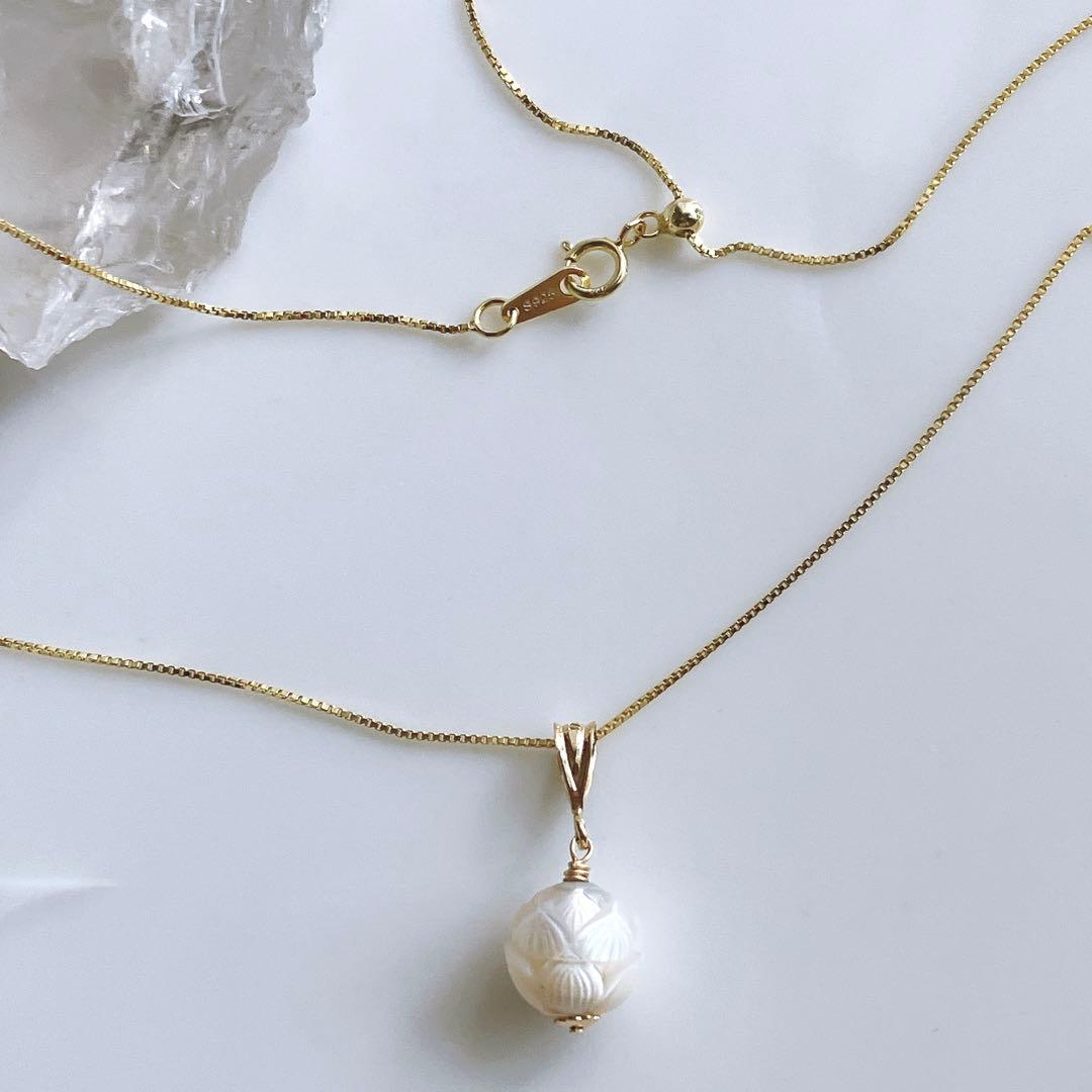 うぐいす◆1点物✧希少✧白蝶真珠ネックレス✧蓮カービング