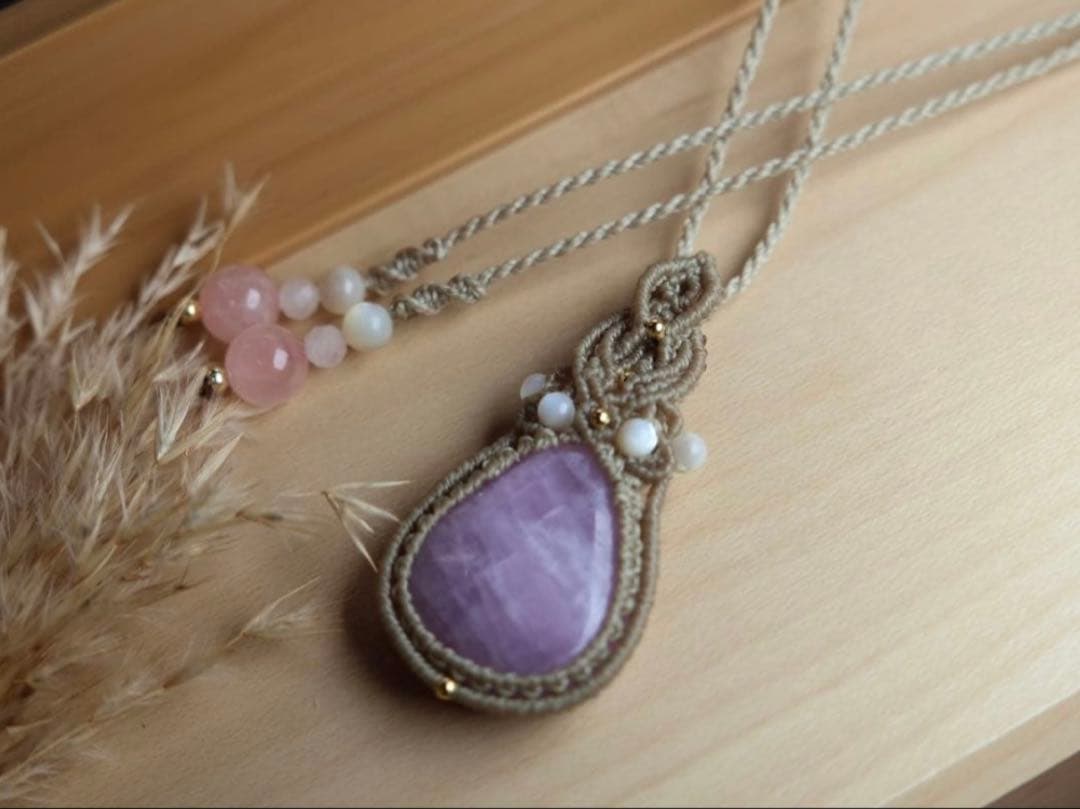 えじもっこ アイオライト　クンツァイト　マクラメ　ネックレス