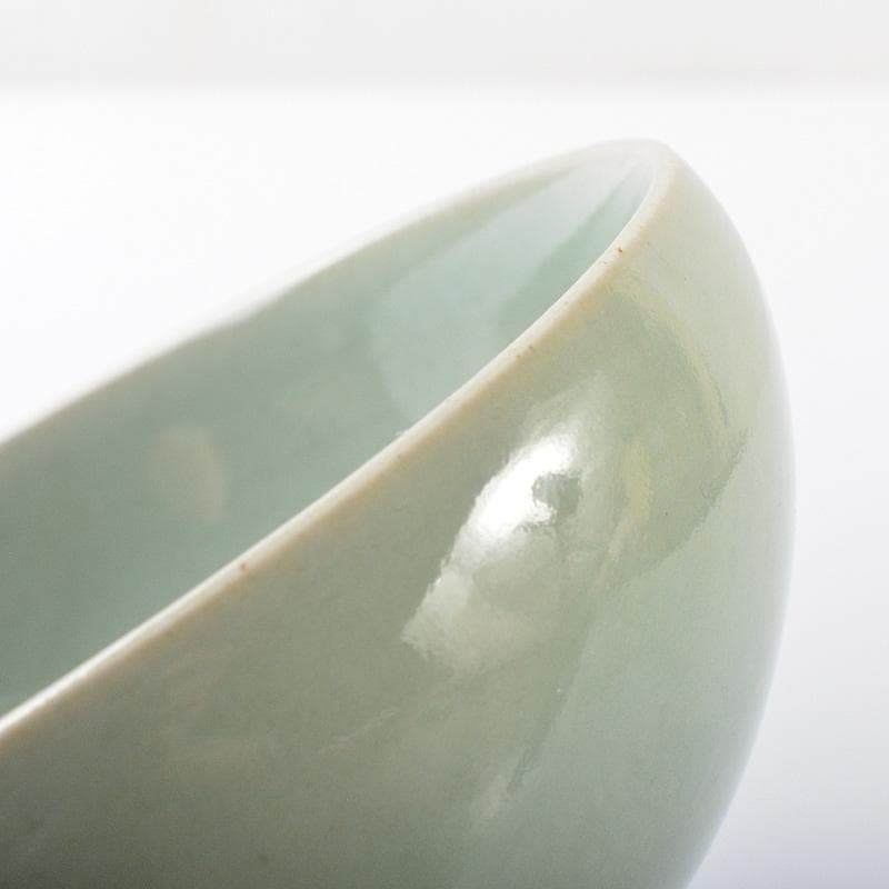 中国　龍泉窯　粉青磁　花刻　茶碗　M　R6128