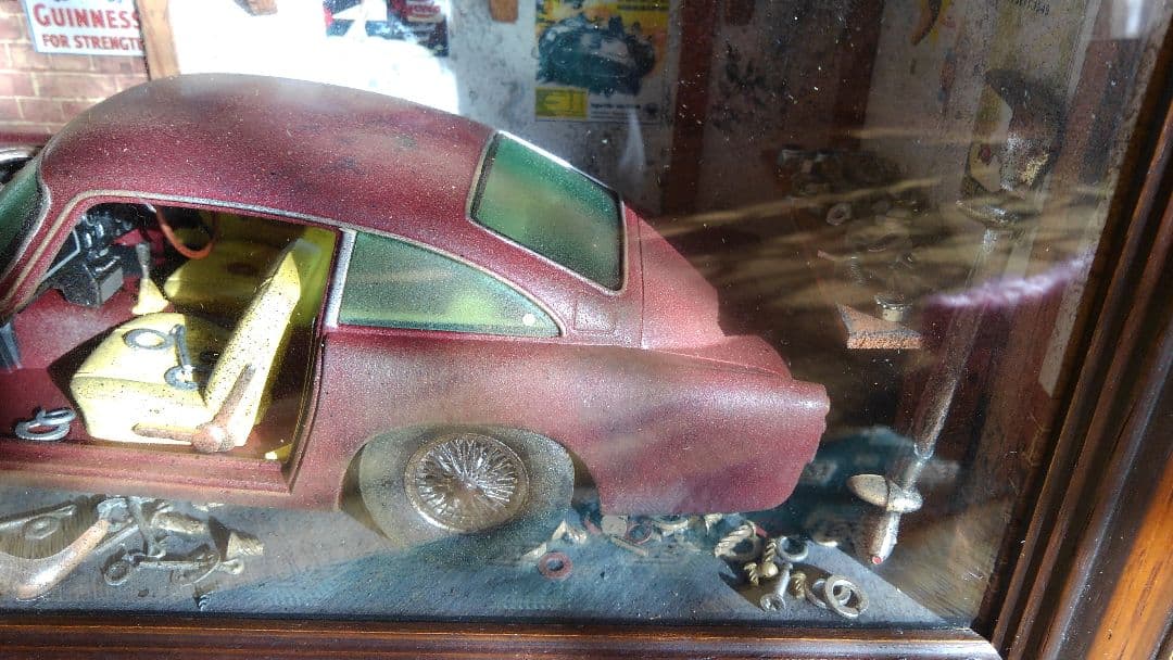 ASTON  MARTIN  DB5 ハンドメイド　ガレージ　ジオラマ