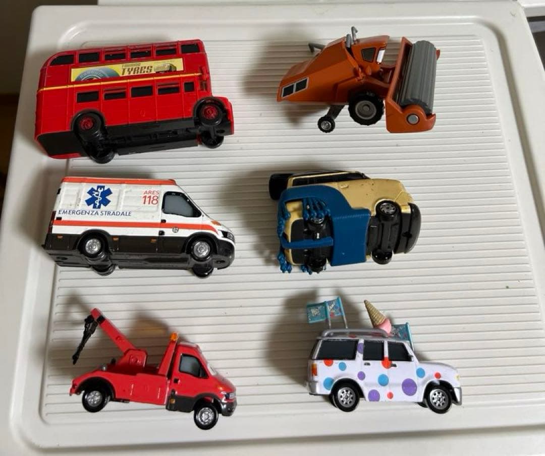 カーズ、ミニカー、マテル（フランク、ポルトコルサ、アイス、すもう）