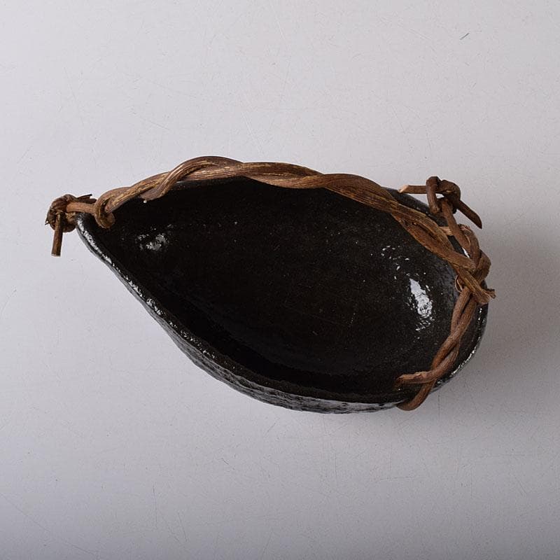 茶道具　伊曽嶋窯　渓古石香作　黒釣舟花入　共布　堀内宗完極め箱　C　R8476