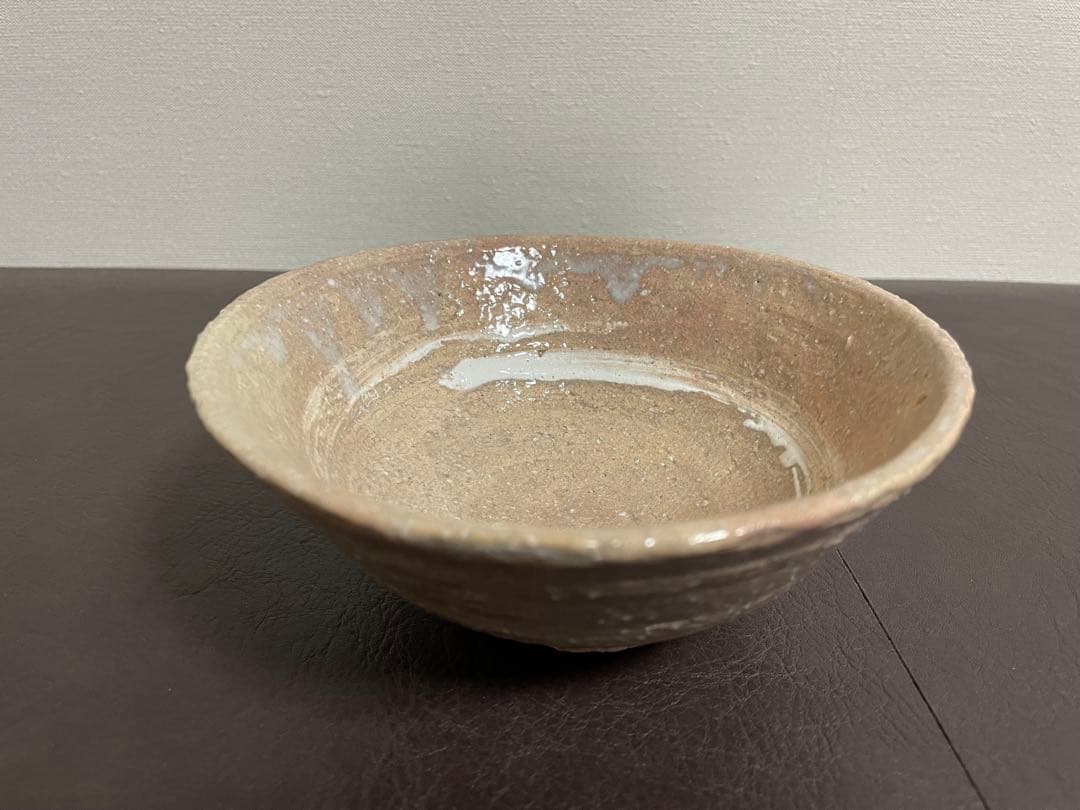 十代三輪休雪　萩刷毛目平茶盌　共箱　茶碗　萩焼　茶道具