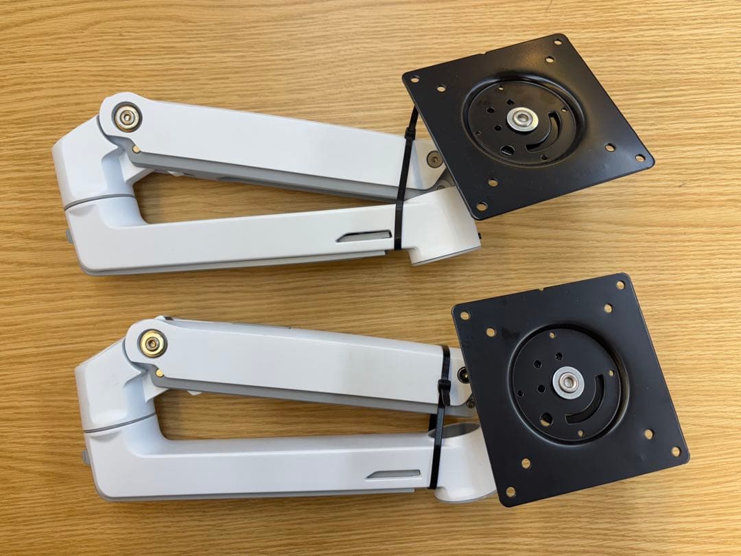 ま*る様 エルゴトロンLX　デスクマウントアーム　（ホワイト）2台セット