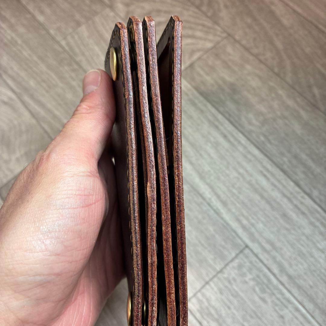 【週末セール】茶芯ブラック　トラッカーウォレットミドル　真鍮　お札を折らずに収納