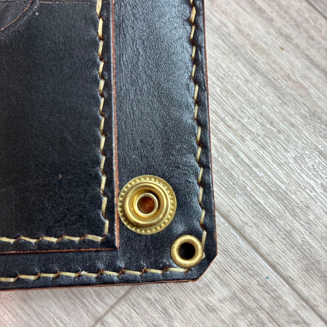 【週末セール】茶芯ブラック　トラッカーウォレットミドル　真鍮　お札を折らずに収納