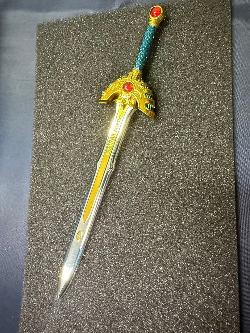 ドラゴンクエスト メタリックアイテムズギャラリー　 ロト／天空の剣＆盾 セット