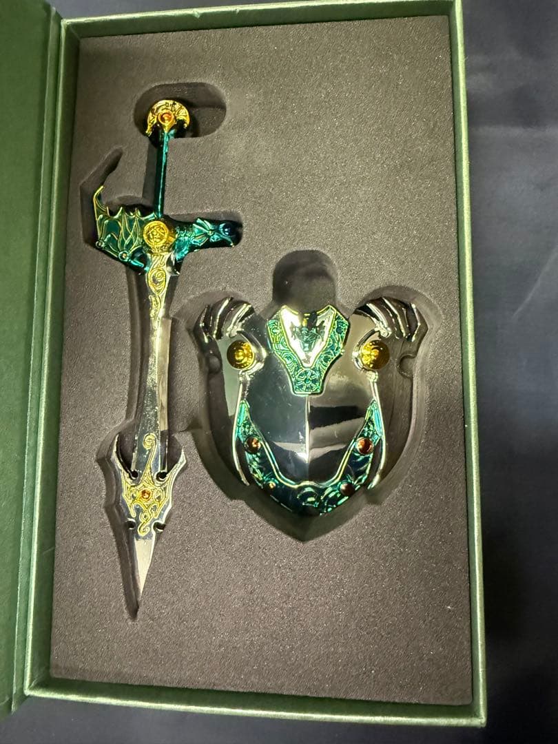 ドラゴンクエスト メタリックアイテムズギャラリー　 ロト／天空の剣＆盾 セット