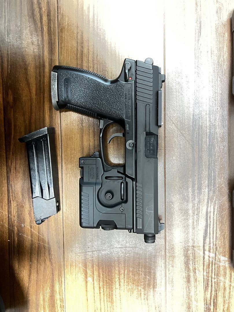 東京マルイ　SOCOM Mk23 ガスガン　予備マガジン付き