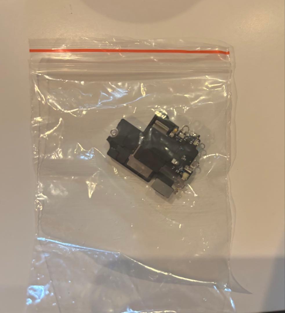 Apple iPhone 15 128GBジャンク品