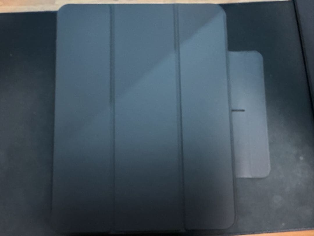 Apple M4 iPad Pro 13インチ ESRケース2個付き