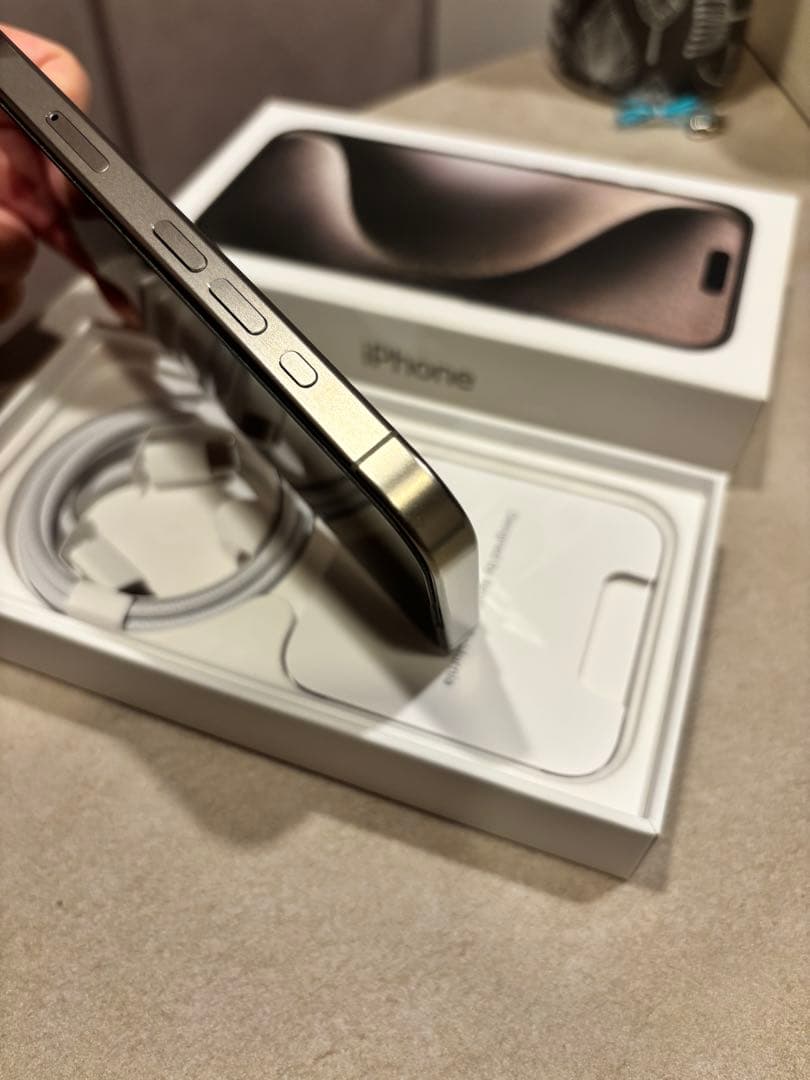 iPhone 15 Pro 128GBナチュラルチタニウム 本体【SIMフリー】