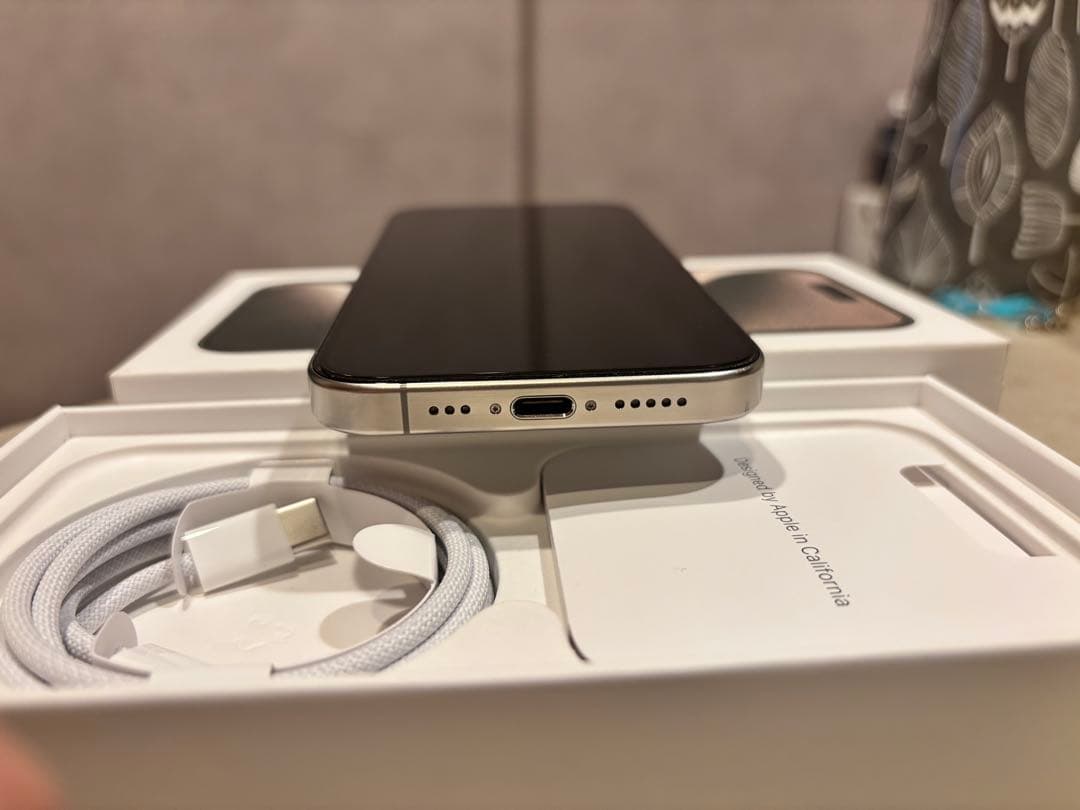 iPhone 15 Pro 128GBナチュラルチタニウム 本体【SIMフリー】