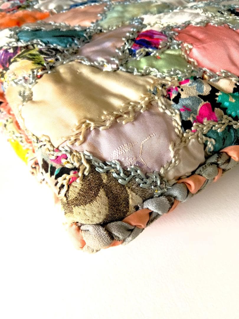 クレイジーキルトのポットコゼ　ヴィクトリアンデザイン　from ENGLAND