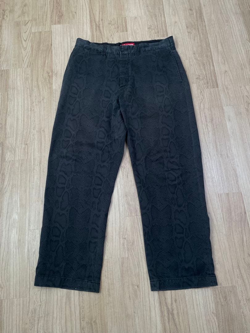 34インチ Supreme Snake Print Chino Pant