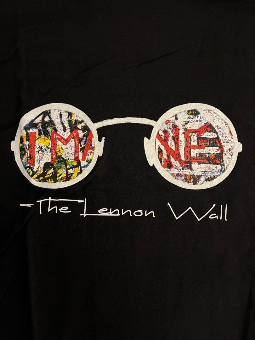 海外限定/日本未発売【LENNON WALL】ジョンレンンTシャツ