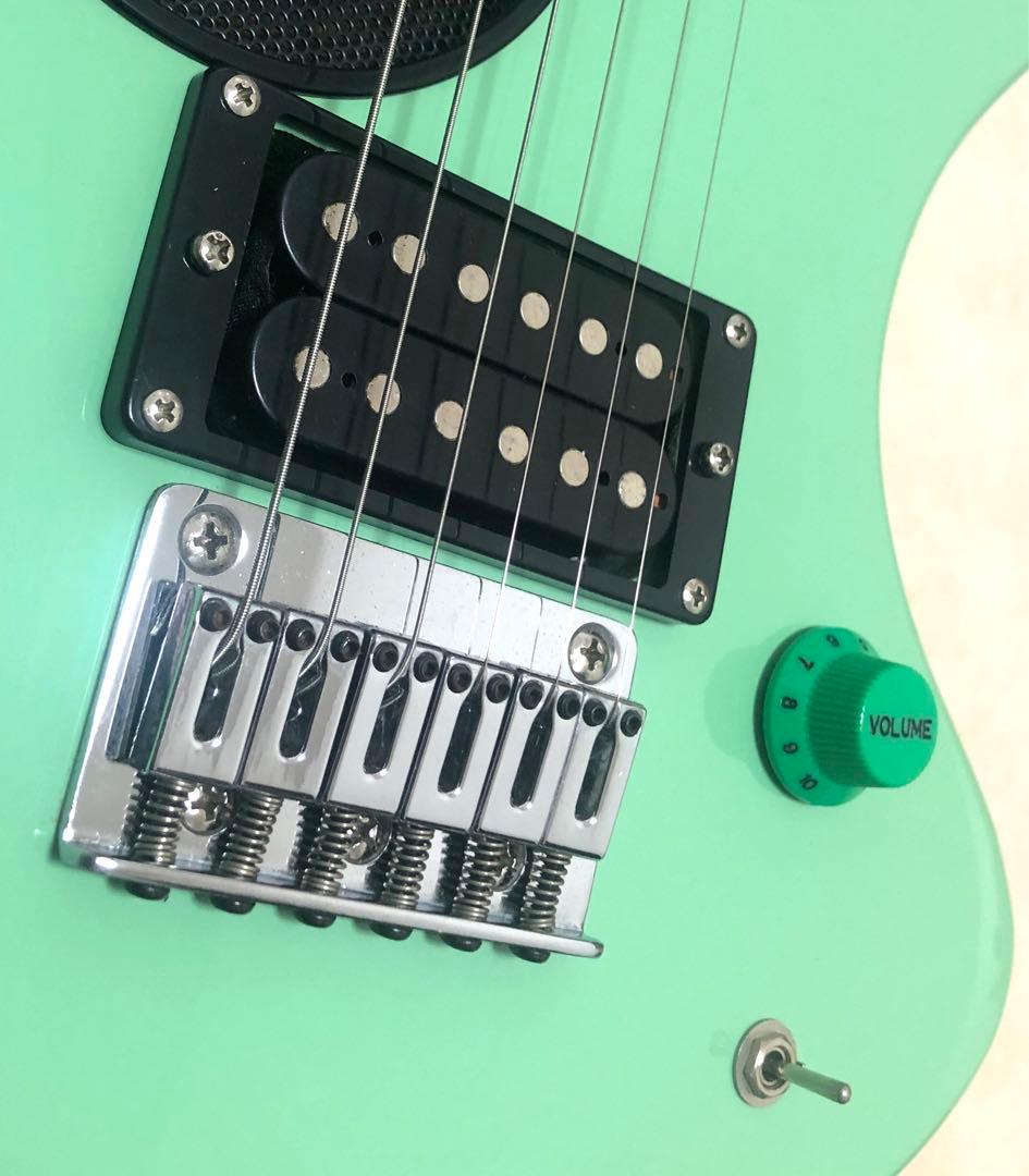 【美品】ZO-3 ミントグリーン アンプ内蔵ミニギター 汎用ケース付 ぞーさん