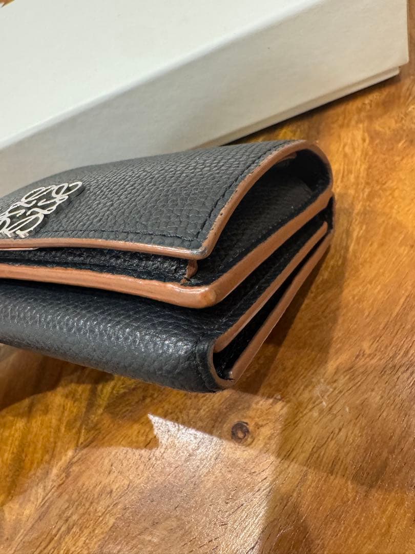 LOEWE ブラック レザー 三つ折り財布