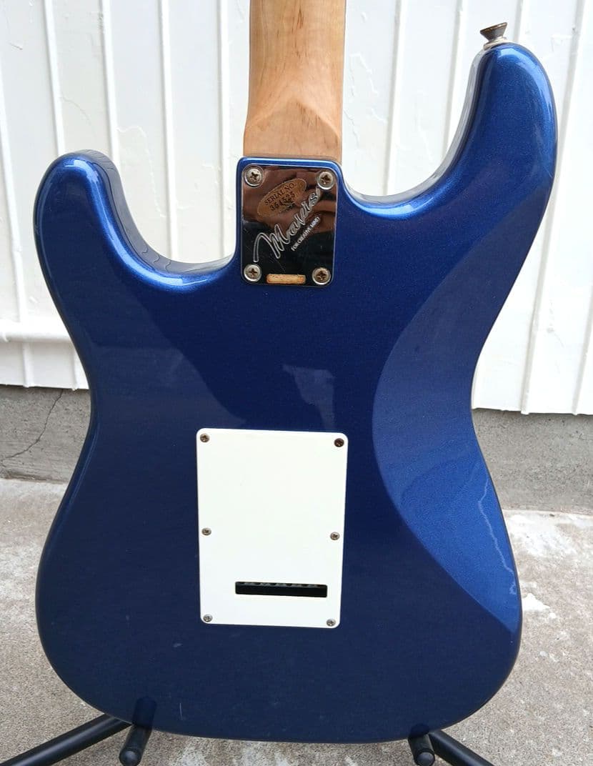 Mavis　ストラトタイプエレキギター　H-S-H