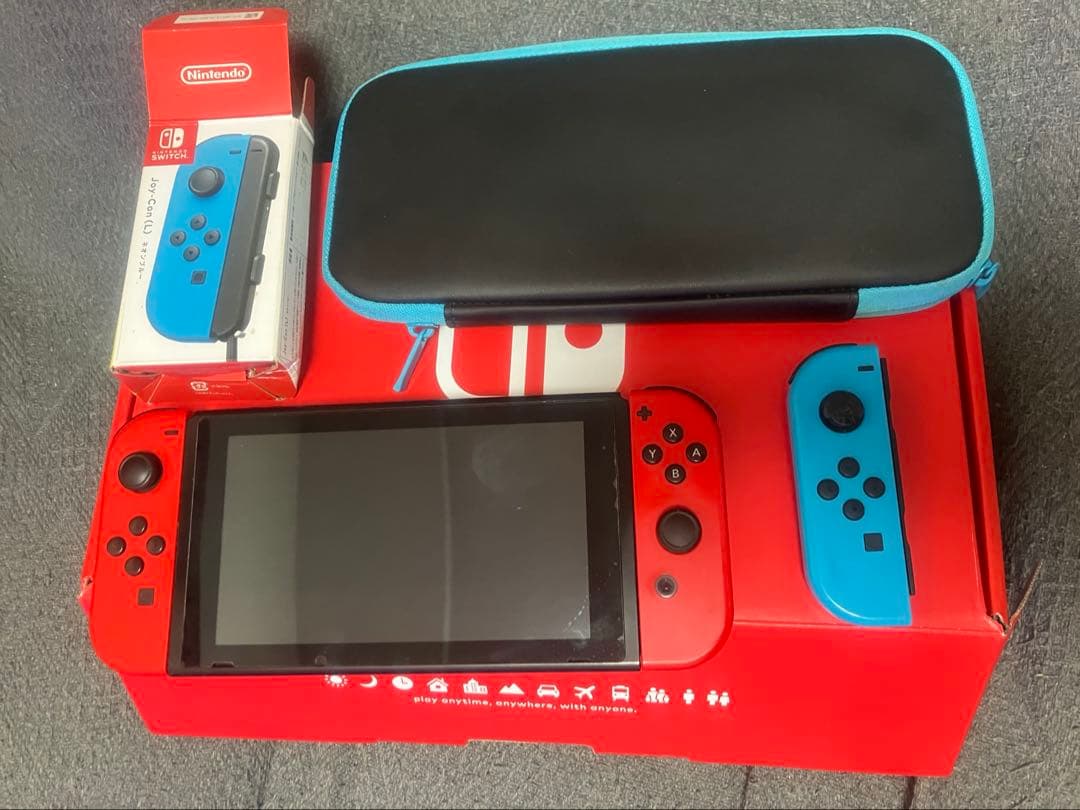 Nintendo Switch 本体 箱、キャリングケース付き　ジャンク扱い