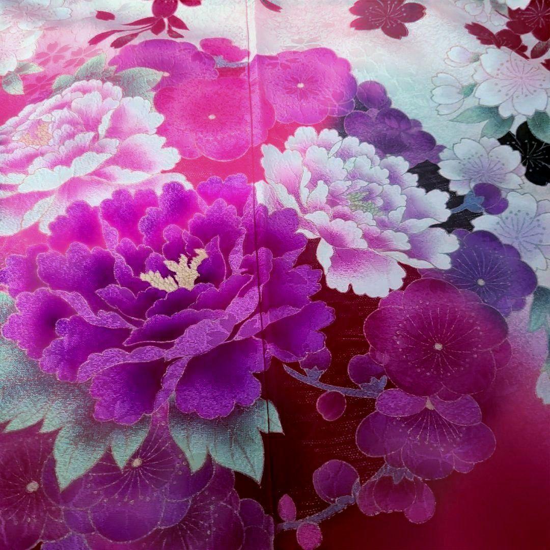 ◆【可憐なお花のお振り袖】刺繍と金糸使い