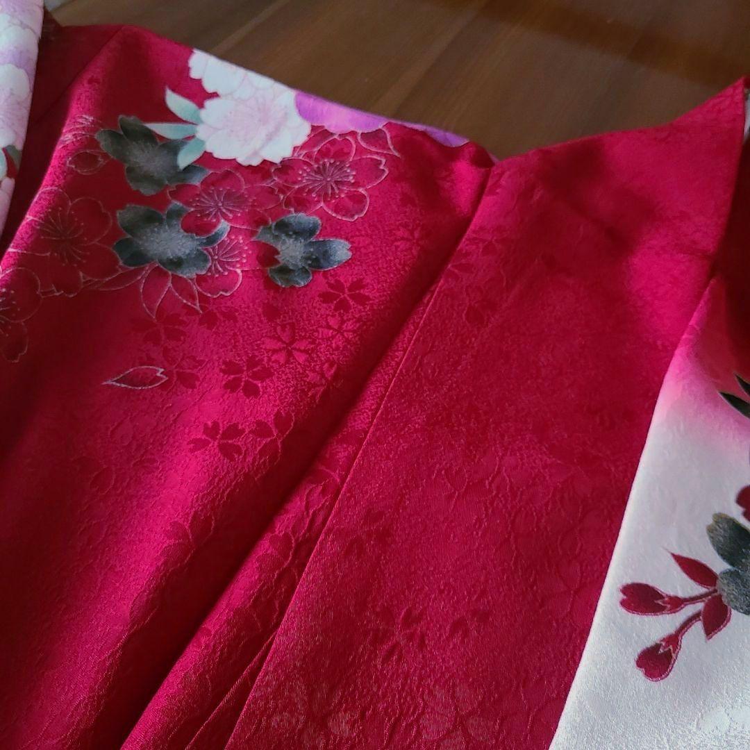 ◆【可憐なお花のお振り袖】刺繍と金糸使い