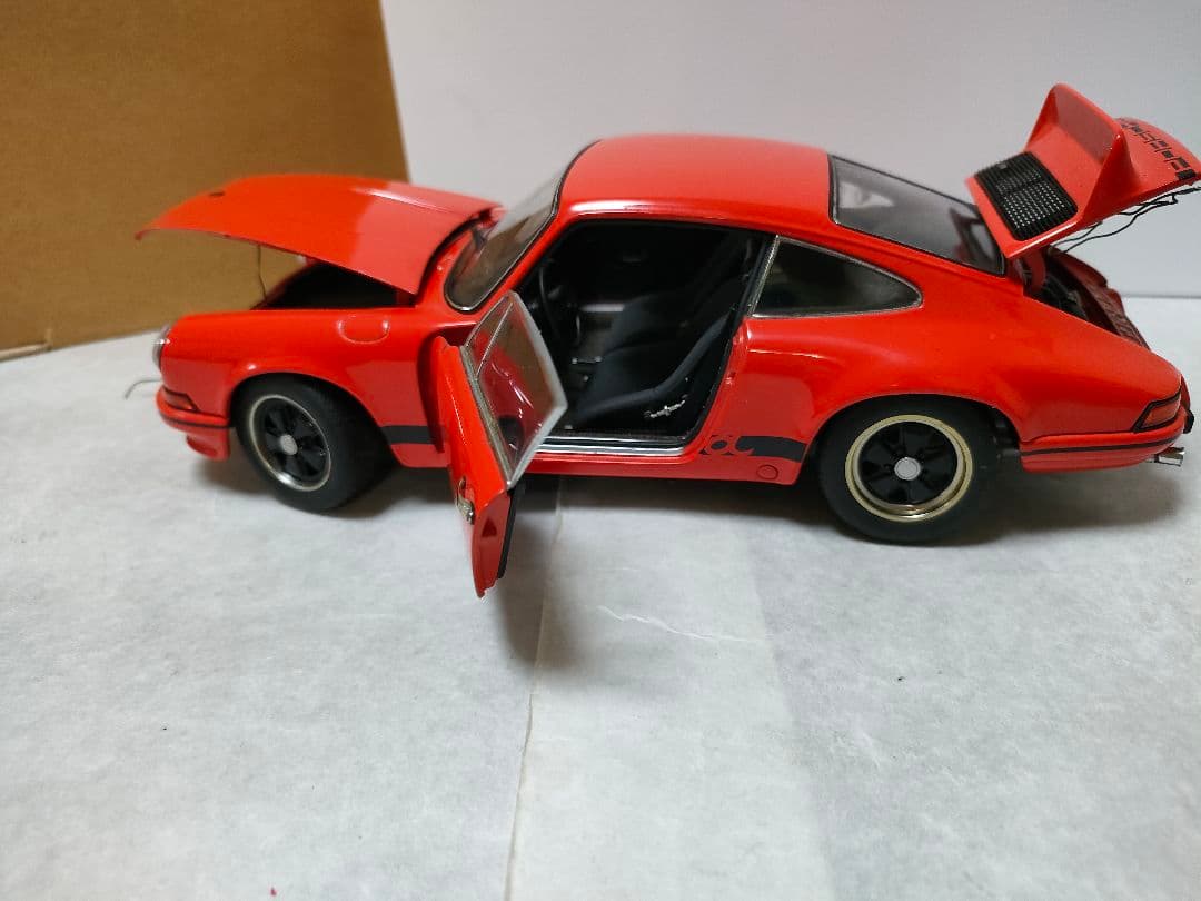 に*ー様 オートアート　ポルシェ911カレラ 　1/18