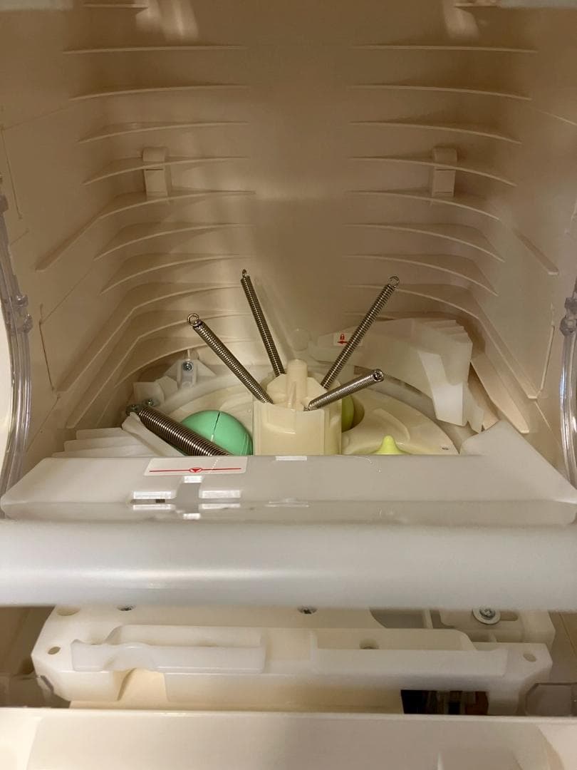 タカラトミーアーツT-1　Gacha.2 Ez　下段部分（ガチャガチャ本体）