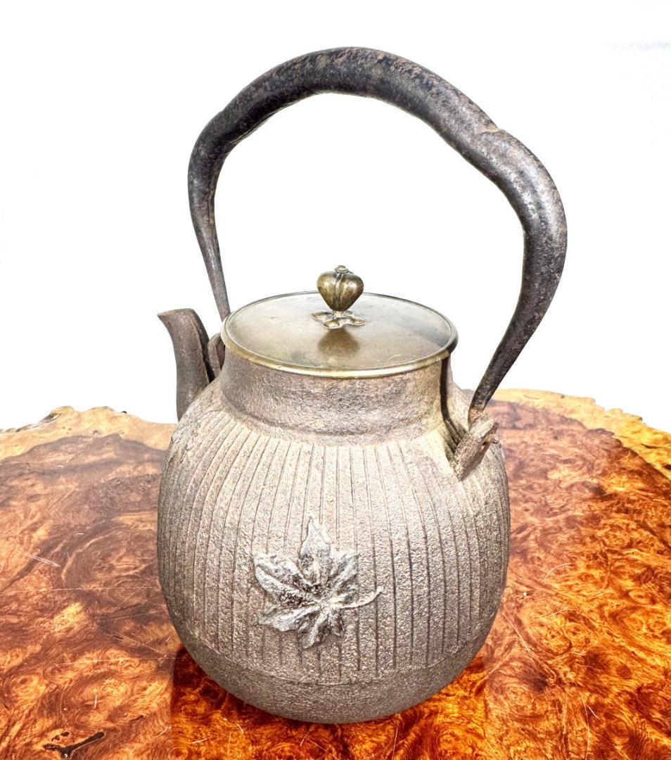 明治時代 金寿堂 描金銀葉 唐銅蓋鉄瓶 本体在銘 急須 茶壺 稀少WWST038