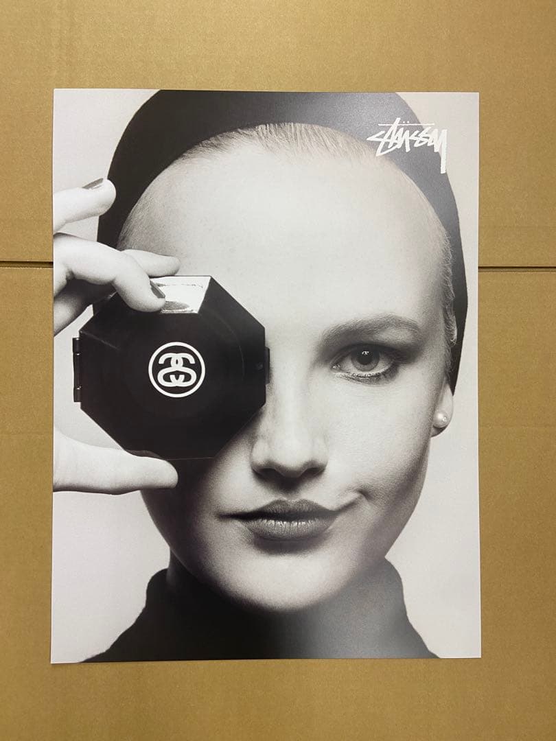 カールラガーフェルド追悼　非売品　未使用　傷、日焼けなし