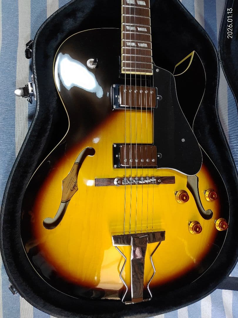EpiphoneのフルアコES-175殆んど未使用ハードケース付、生産終了品です