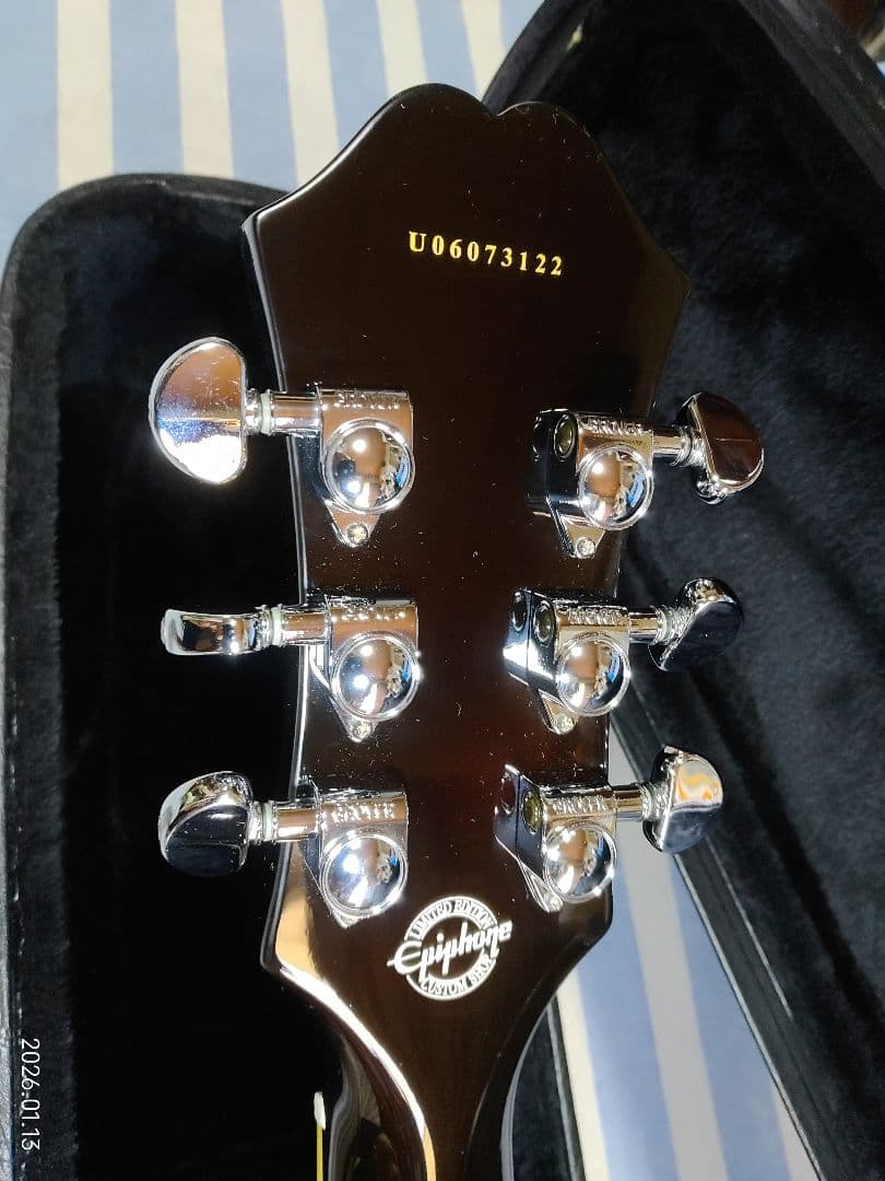 EpiphoneのフルアコES-175殆んど未使用ハードケース付、生産終了品です