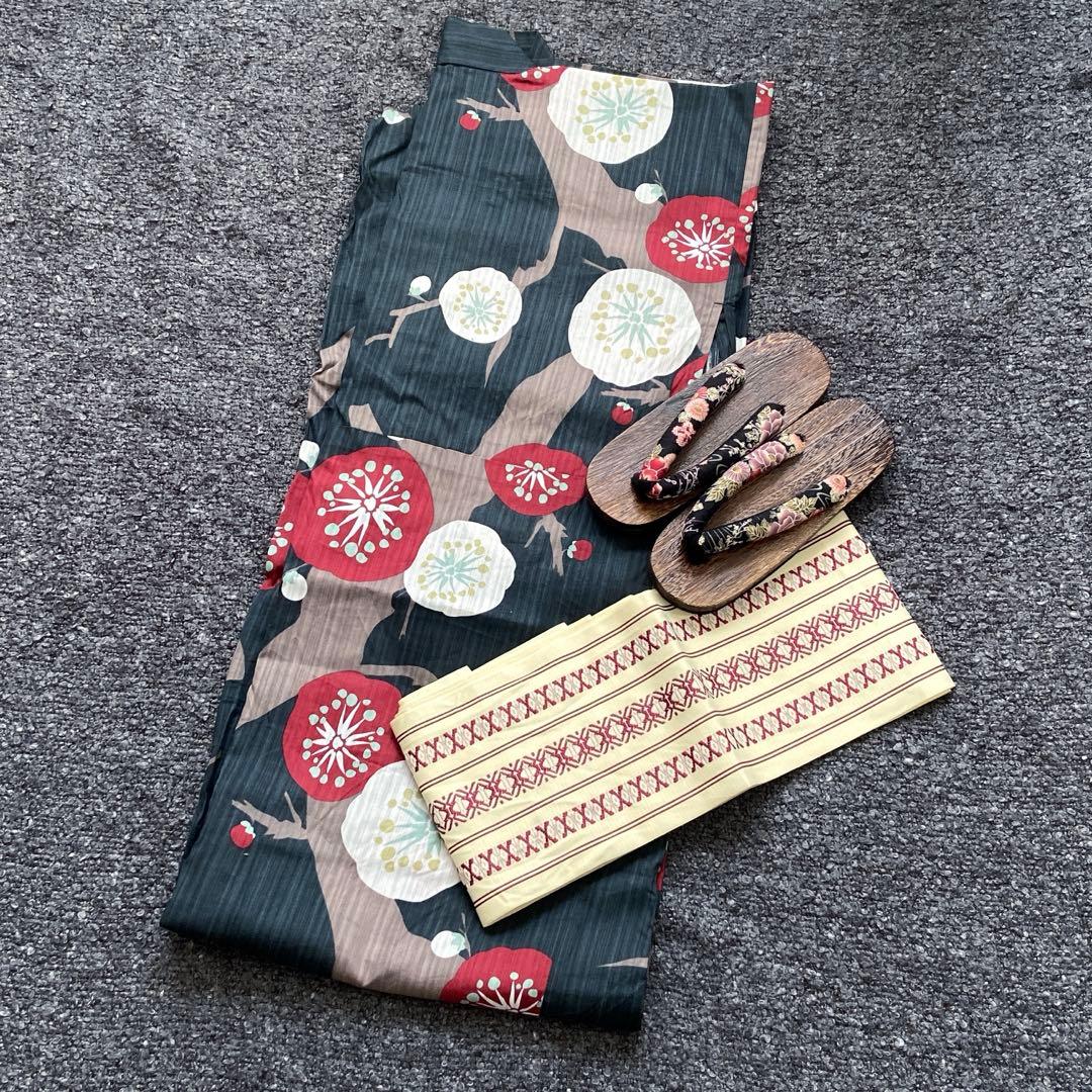 utatane ウタタネ 浴衣 3点セット「鉄紺に梅枝」 帯 下駄 レトロ柄