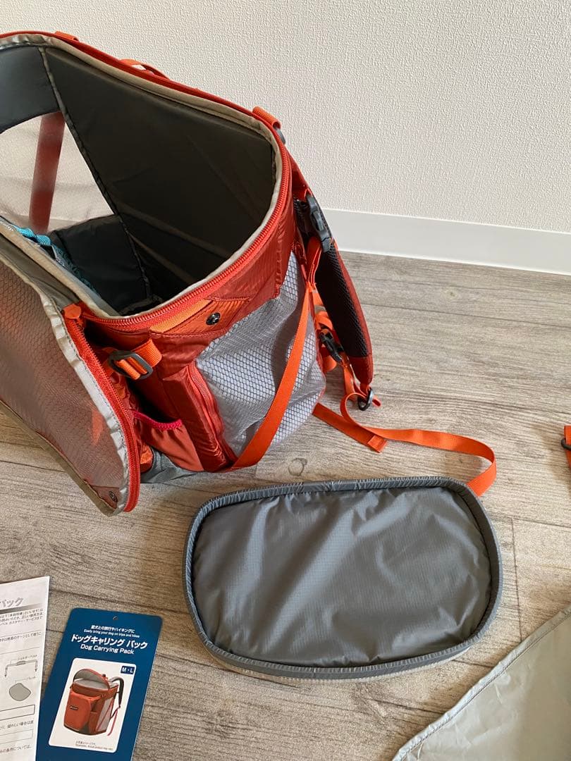 美品　モンベル ドッグキャリングパック ドッグキャリー　ドッグバッグ　Mオレンジ