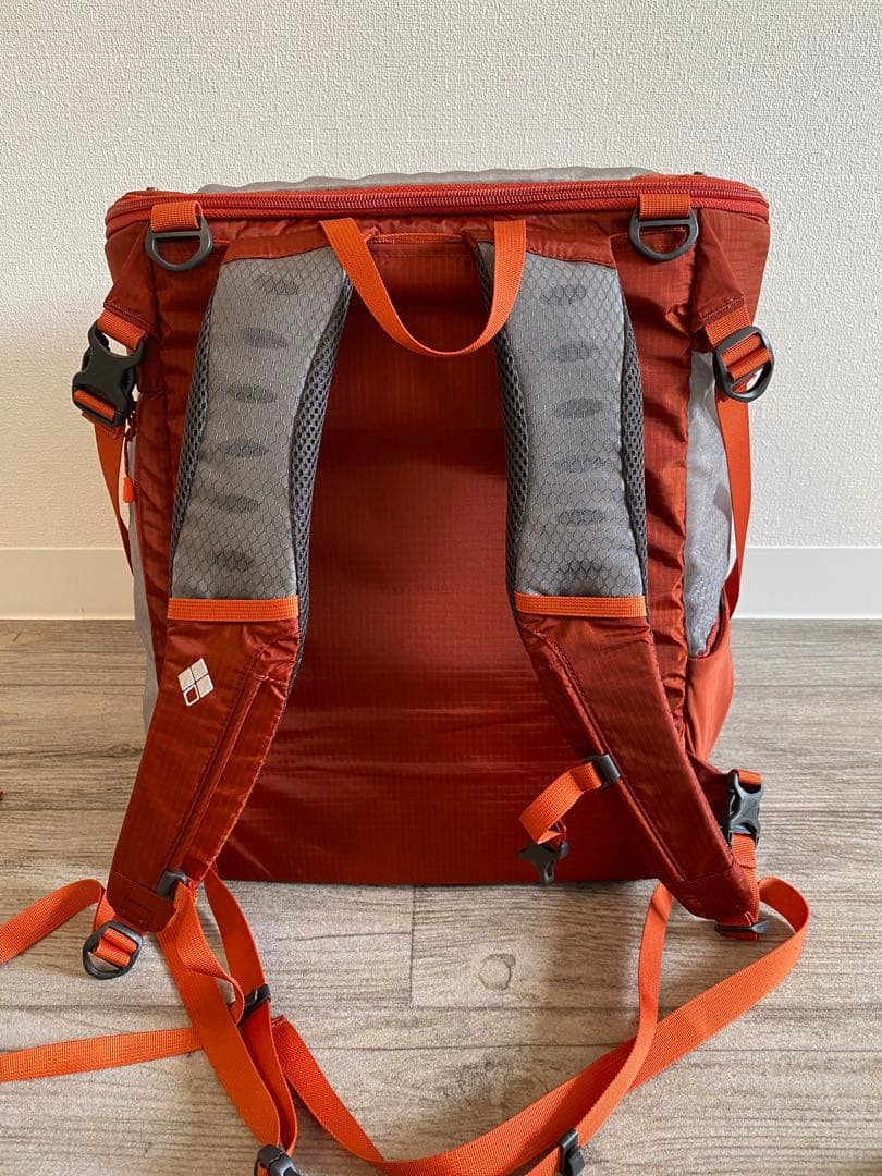 美品　モンベル ドッグキャリングパック ドッグキャリー　ドッグバッグ　Mオレンジ