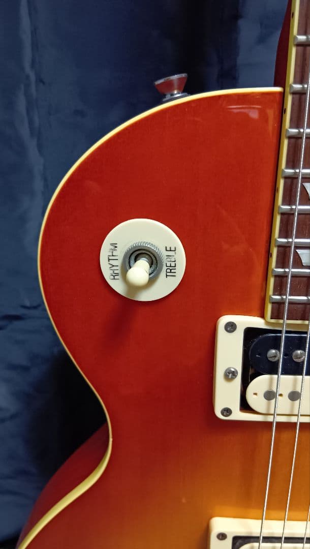 BUSKERのレスポールタイプ