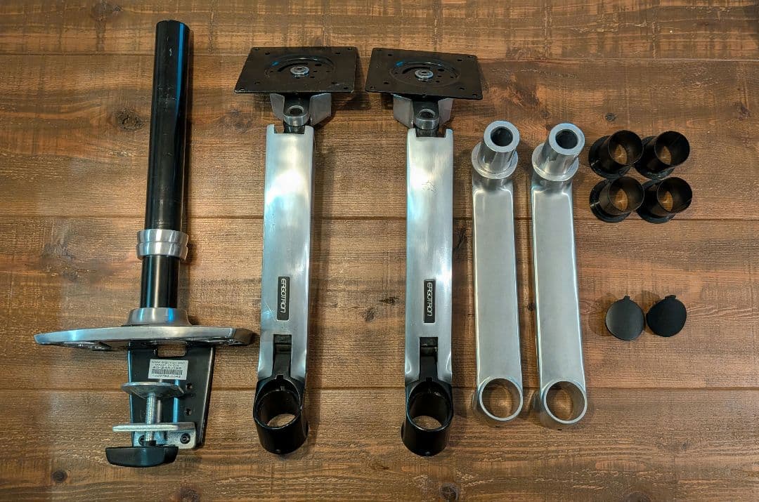 ERGOTRON LXデュアル デスク マウント アーム スタッキング①