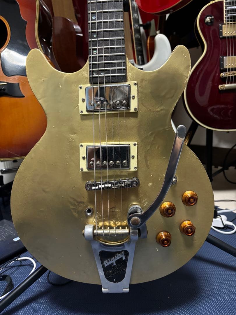 ダブルカッタウェイ　ゴールド GROVER ペグ、BIGSBY搭載　ジャンク