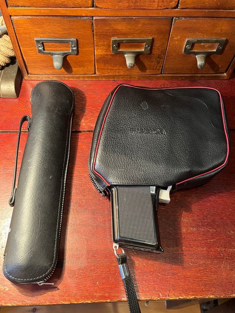 昭和レトロ　8mmカメラ　3脚付き　インテリアやディスプレイに…