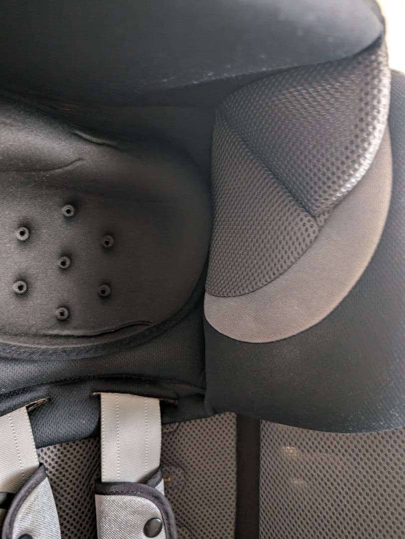 チャイルドシート　アップリカ　フラディアラクート　エレガント　シートベルト固定