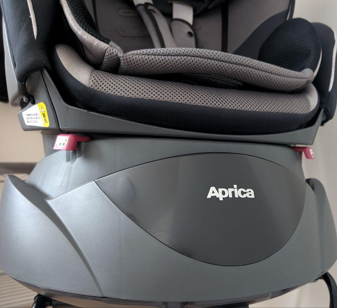 チャイルドシート　アップリカ　フラディアラクート　エレガント　シートベルト固定