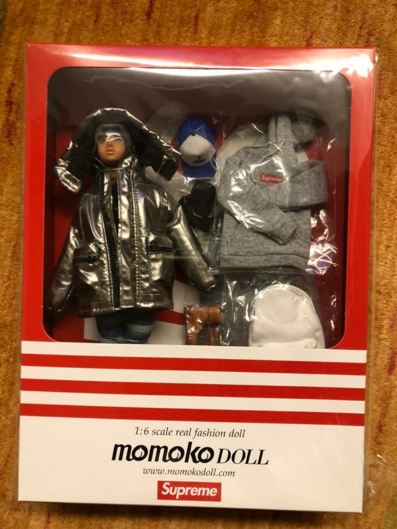 Supreme  momoko DOLL　モモコドール
