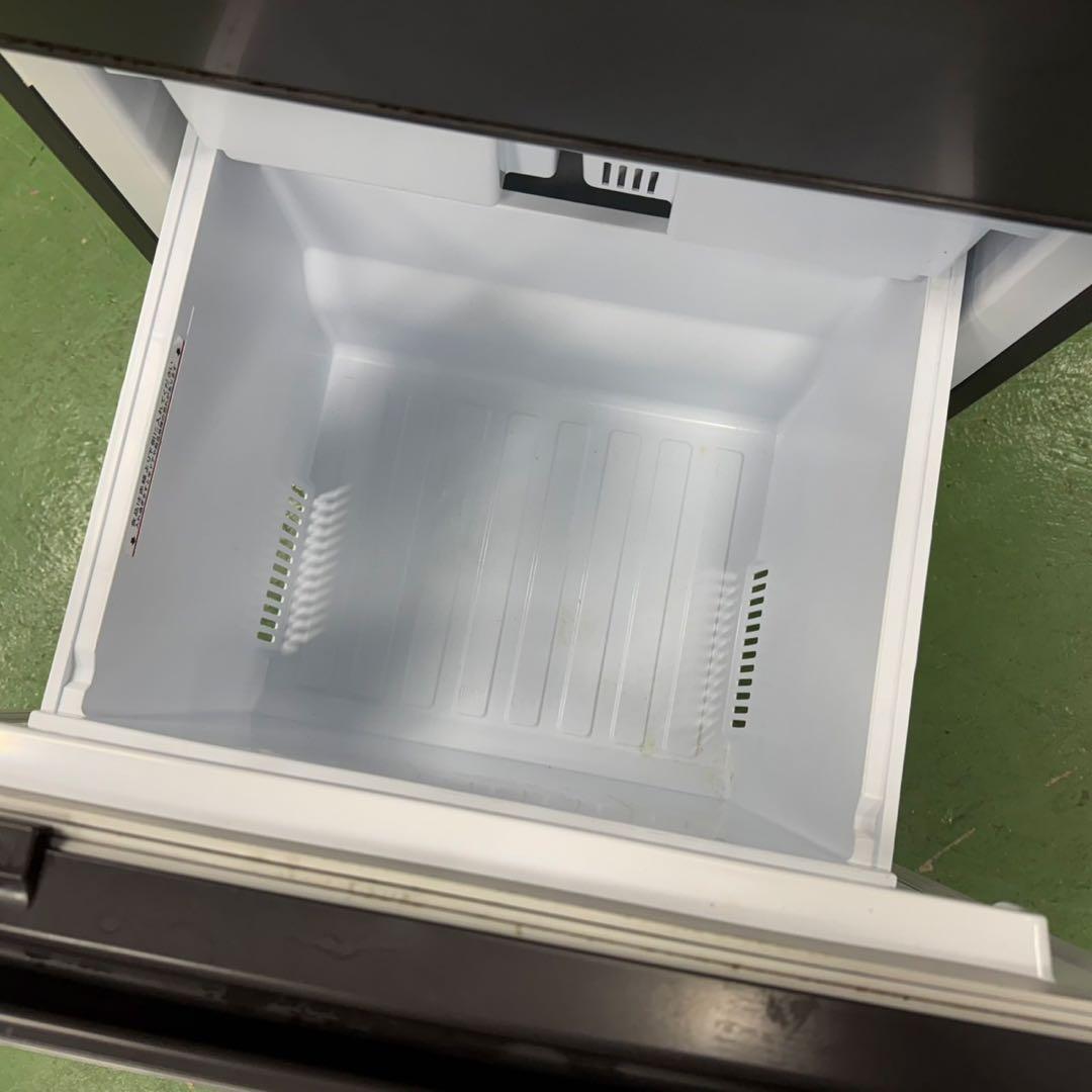 161 三菱　大型冷蔵庫　200L強　小型　家庭用　右開き　自動製氷　3ドア