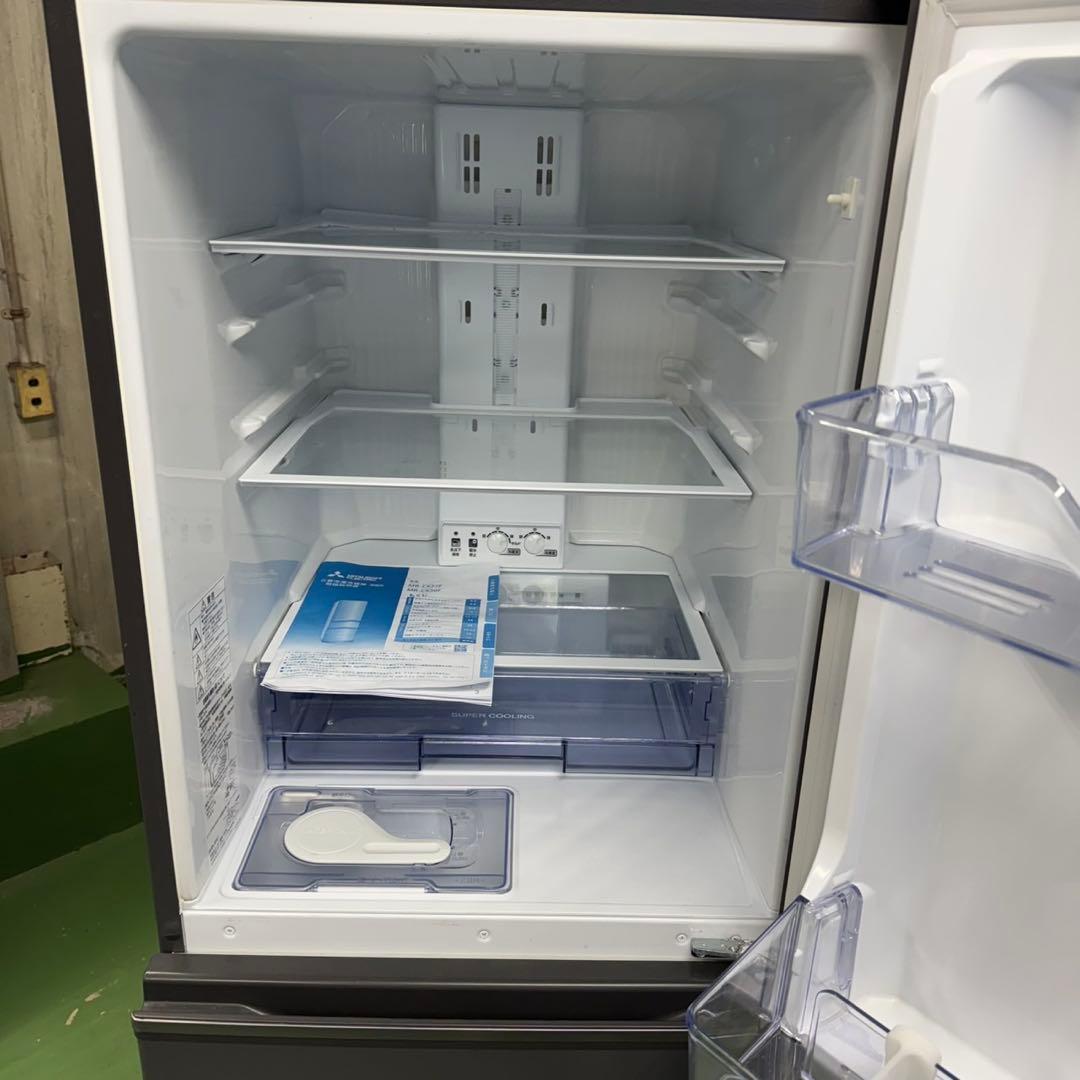 161 三菱　大型冷蔵庫　200L強　小型　家庭用　右開き　自動製氷　3ドア