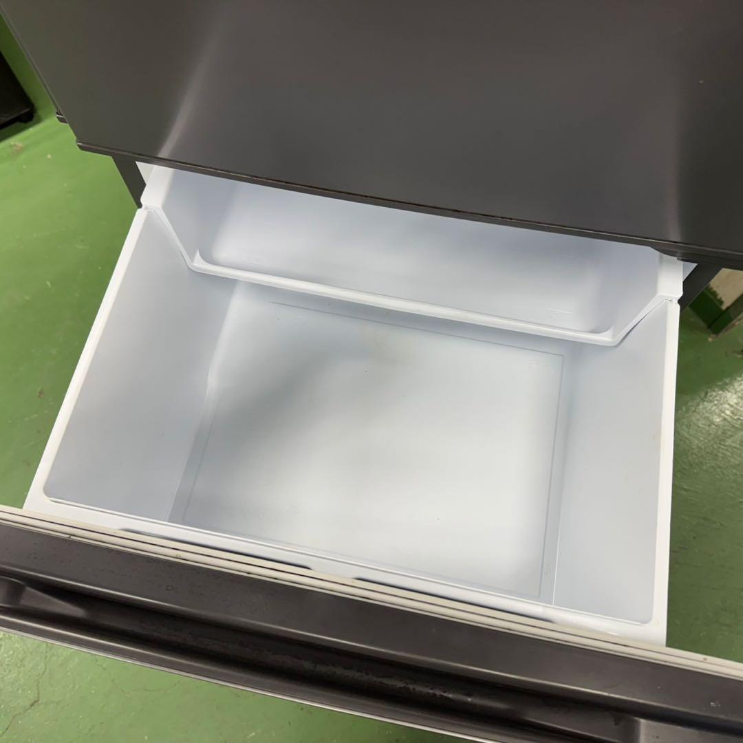 161 三菱　大型冷蔵庫　200L強　小型　家庭用　右開き　自動製氷　3ドア